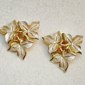 Judy Lee Stud Earrings Frosted Gold Tone Three Leaf Design Clip Ons